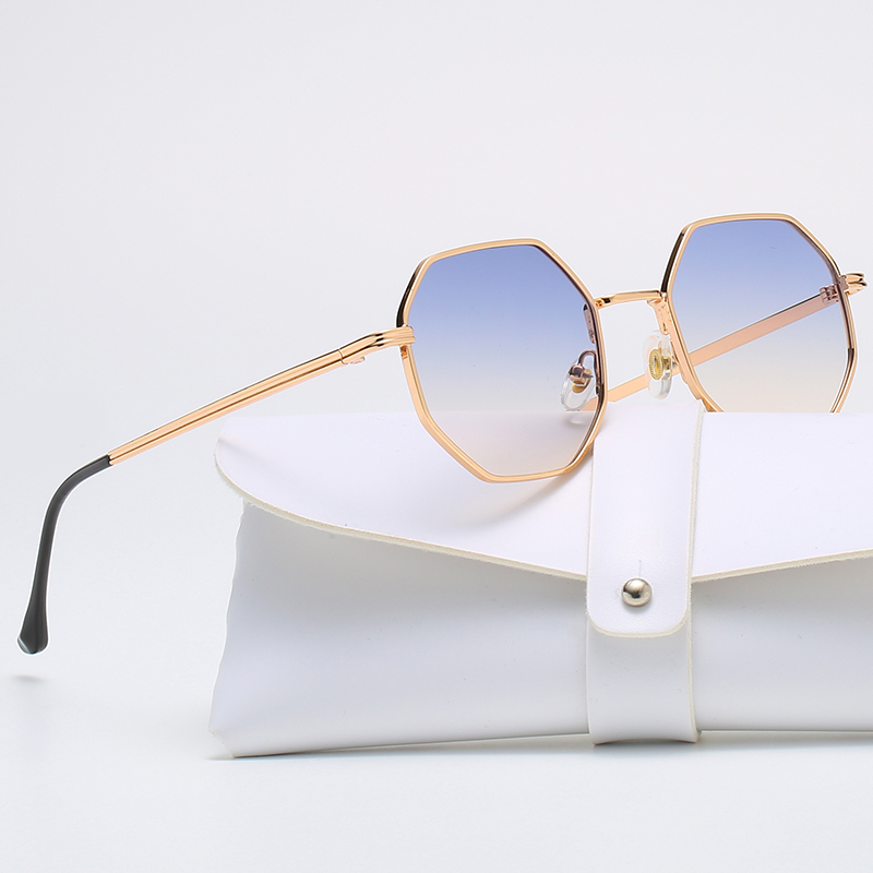 Óculos de Sol Metálicos em For - Vintage Fashion De avaliação e preço